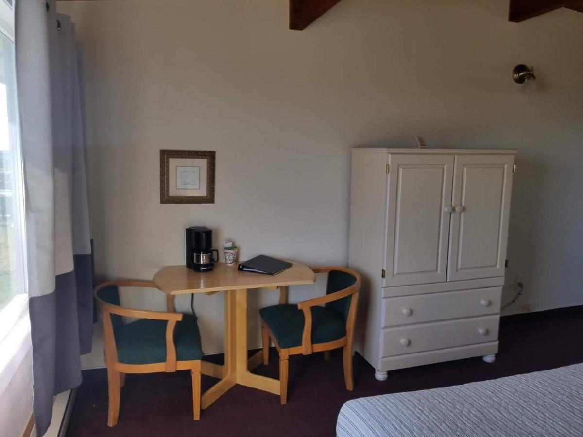 Islander Westport Hotell Exteriör bild